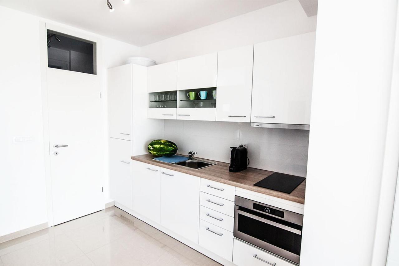 Apartments Atrium Blue ราชานาส ภายนอก รูปภาพ